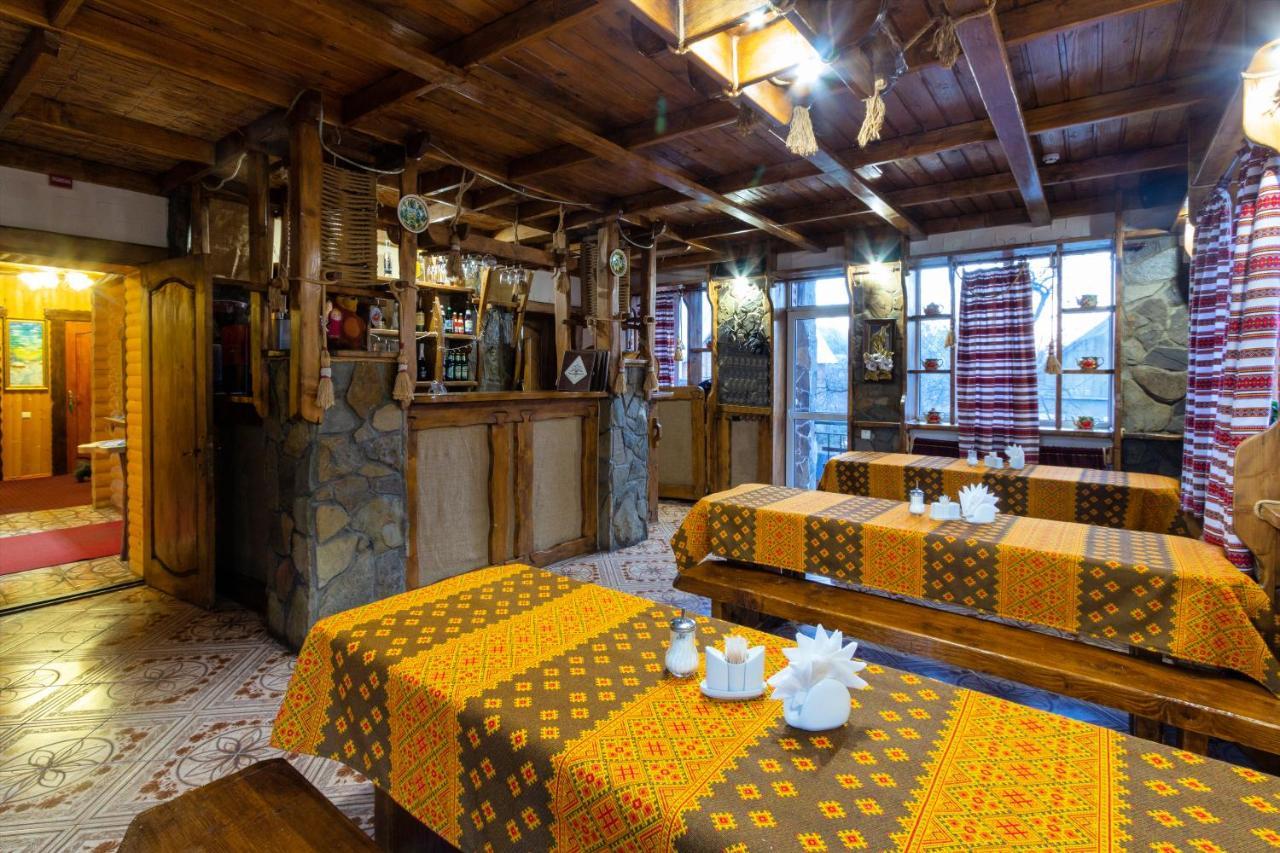 У Мар'Яни І Назара Hotel ยาเรมชา ภายนอก รูปภาพ