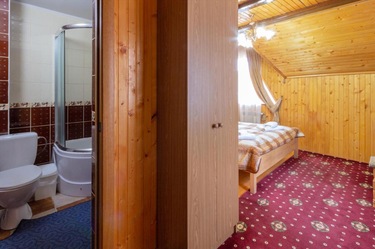 У Мар'Яни І Назара Hotel ยาเรมชา ภายนอก รูปภาพ