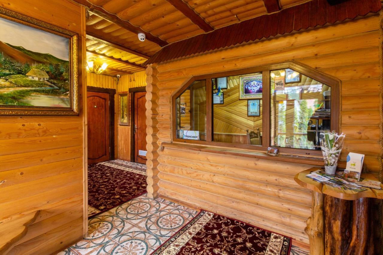У Мар'Яни І Назара Hotel ยาเรมชา ภายนอก รูปภาพ