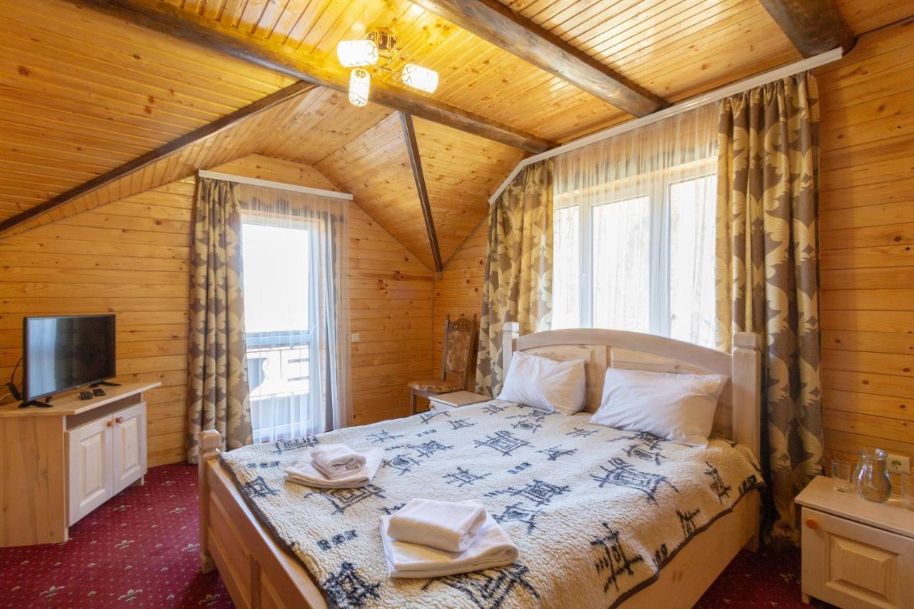 У Мар'Яни І Назара Hotel ยาเรมชา ภายนอก รูปภาพ